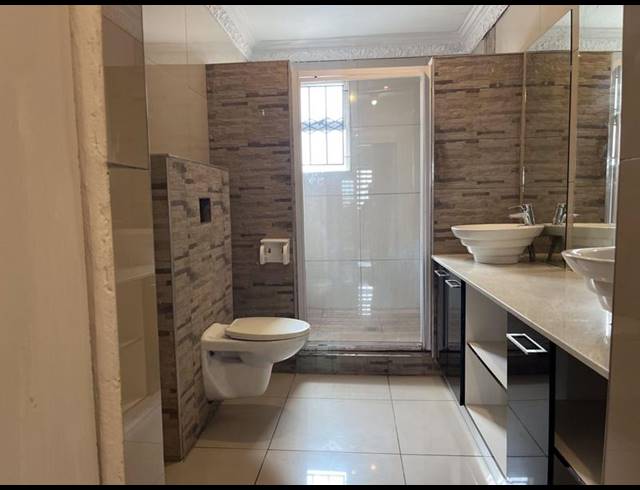 6 BEDROOM HOUSE FOR SALE IN EASTBURY